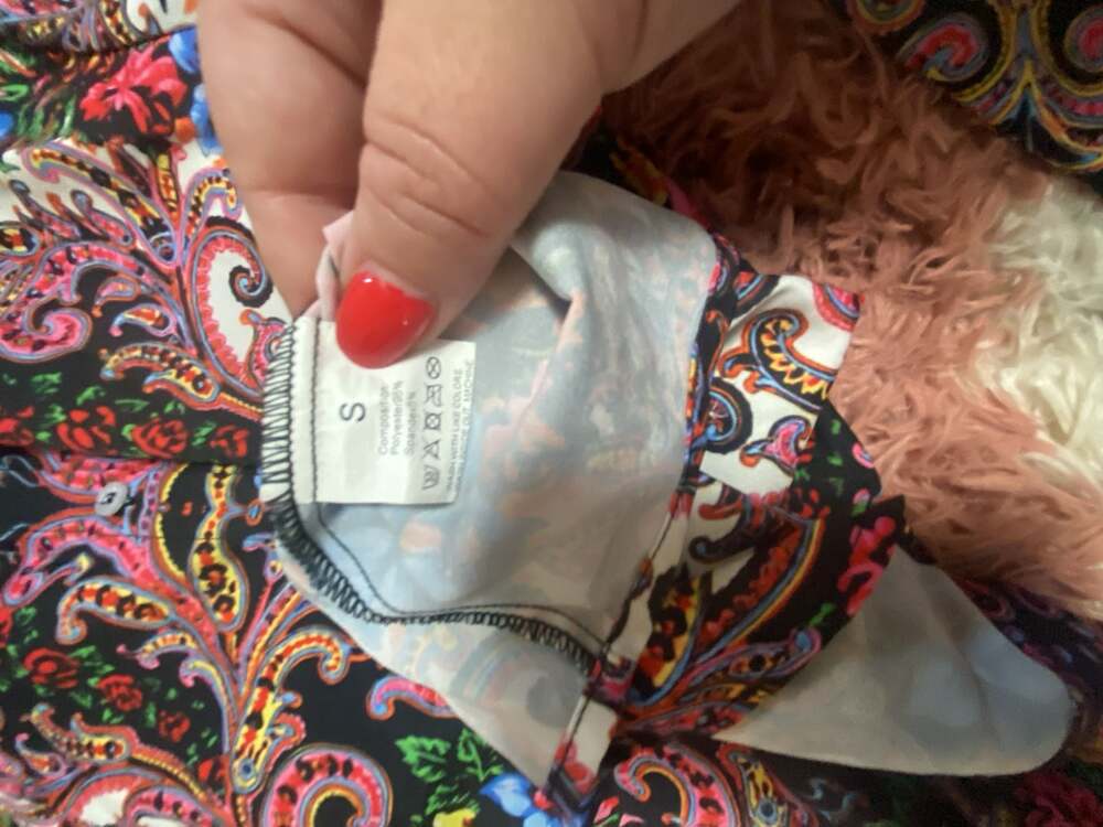 Black Paisley Baroque Floral Long Sleeve Button-Down Shirt size Small - Picture 3 of 3
